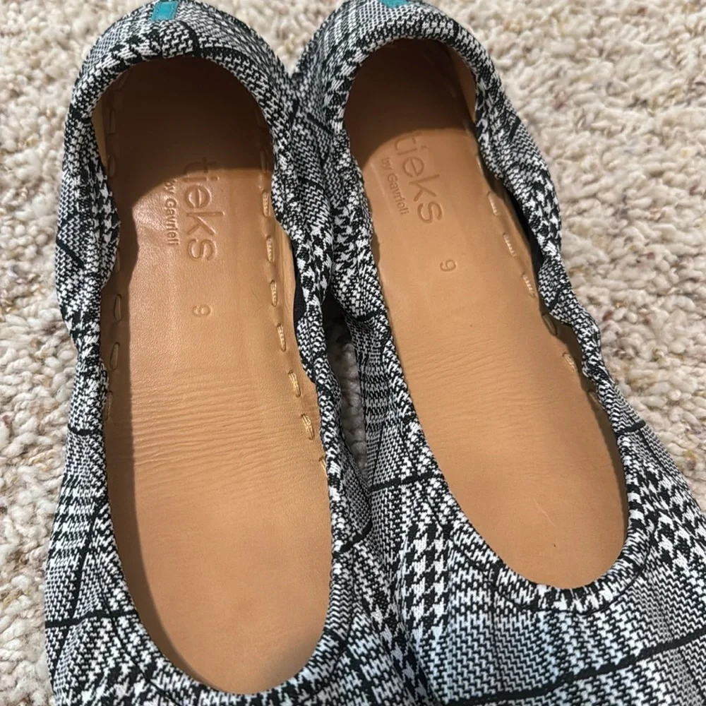 EUC Seafield Check Tieks - Size 9